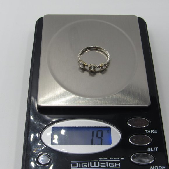 Size 7 Sterling Silver Triple Cubic Zirconia Ring - Picture 8 of 8